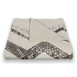 Creep It Real Fleece Throw 6 Creep It Real Fleece Throw -Halloween Decor Shop D443023S 2